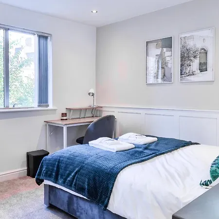 Bright 2 Bedroom Apt With Balcony In City Centre Manchester Exterior photo