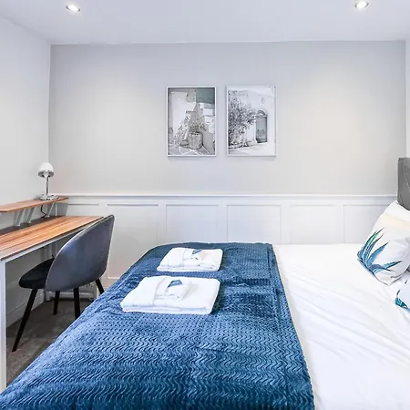 Bright 2 Bedroom Apt With Balcony In City Centre Manchester Exterior photo