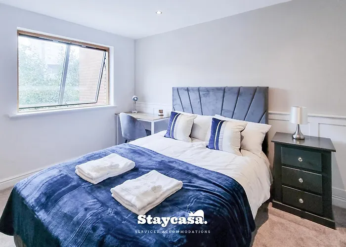 Bright 2 Bedroom Apt With Balcony In City Centre