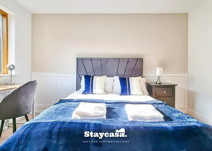 Bright 2 Bedroom Apt With Balcony In City Centre