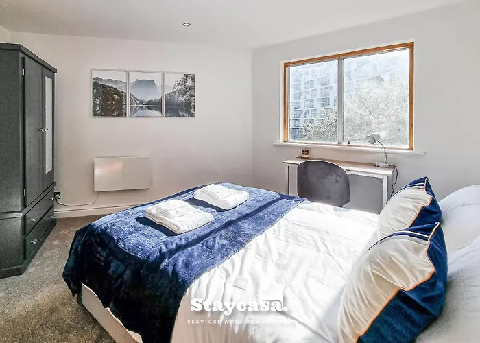 Bright 2 Bedroom Apt With Balcony In City Centre