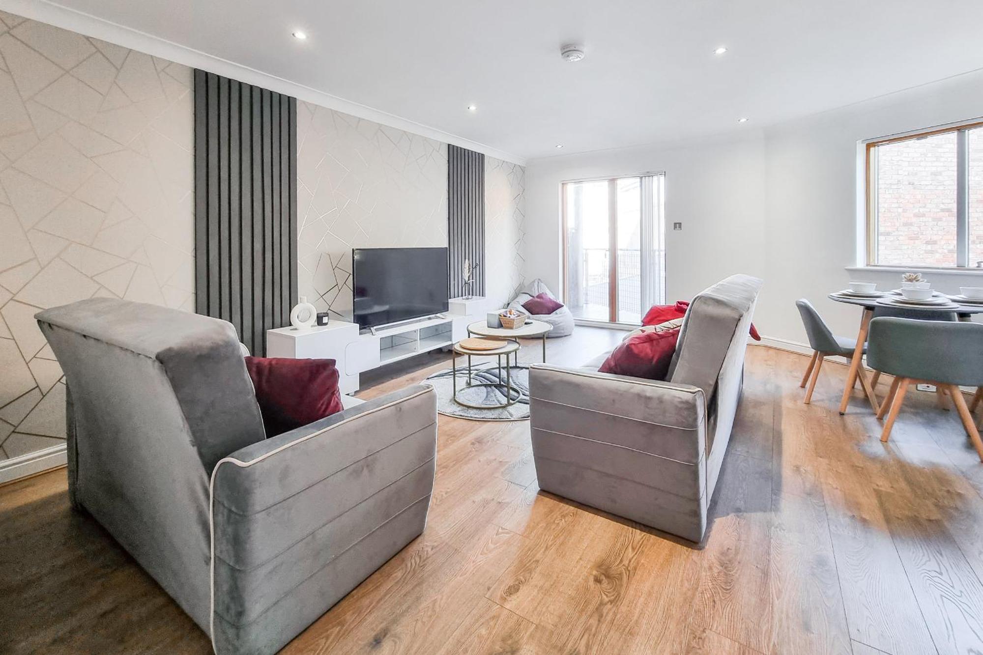 Bright 2 Bedroom With Balcony In Centre * Manchester