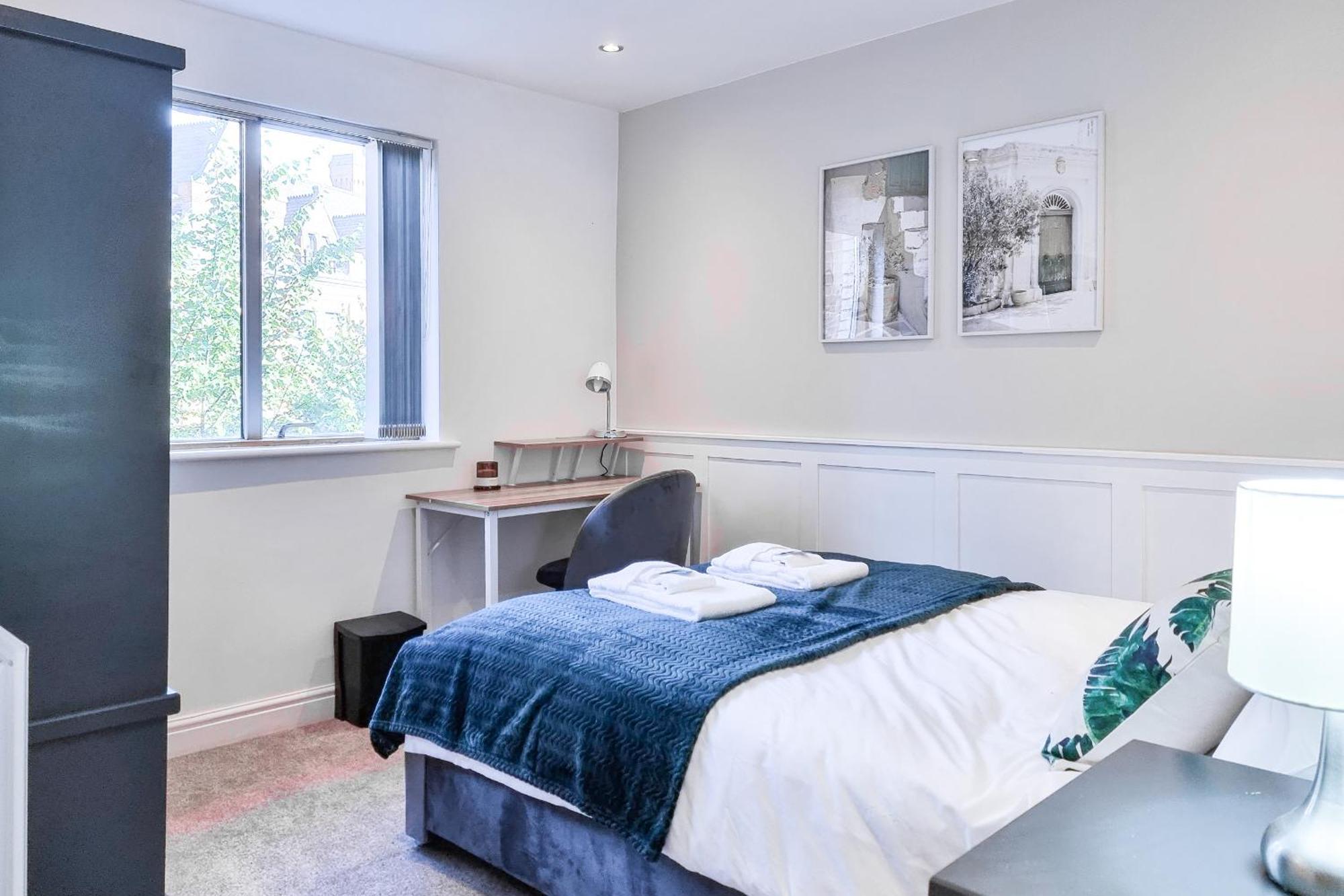 Bright 2 Bedroom With Balcony In Centre * Manchester