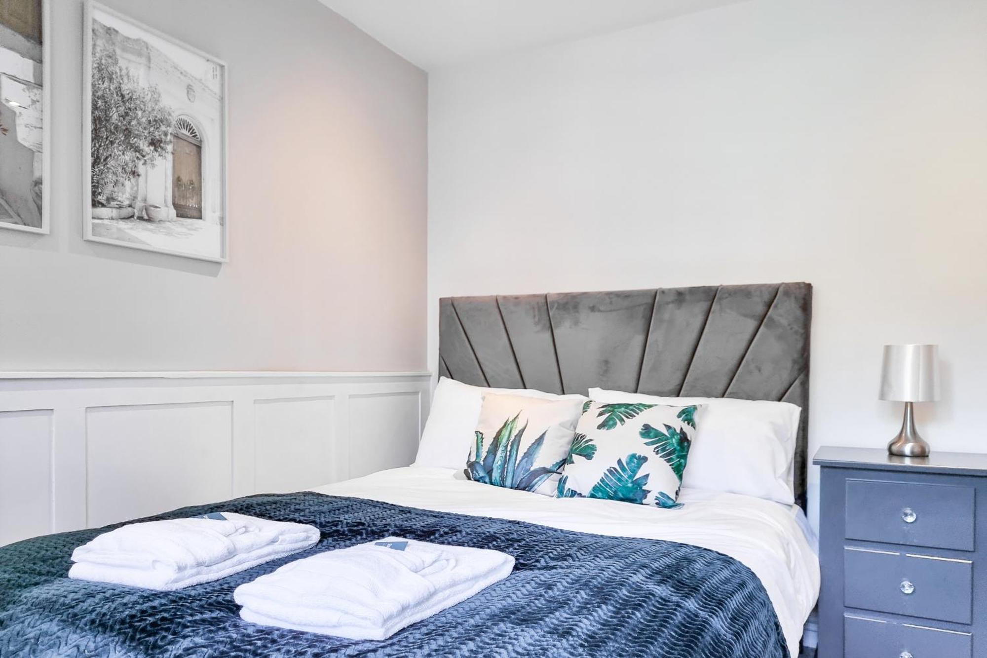 Bright 2 Bedroom With Balcony In Centre Apartment Manchester