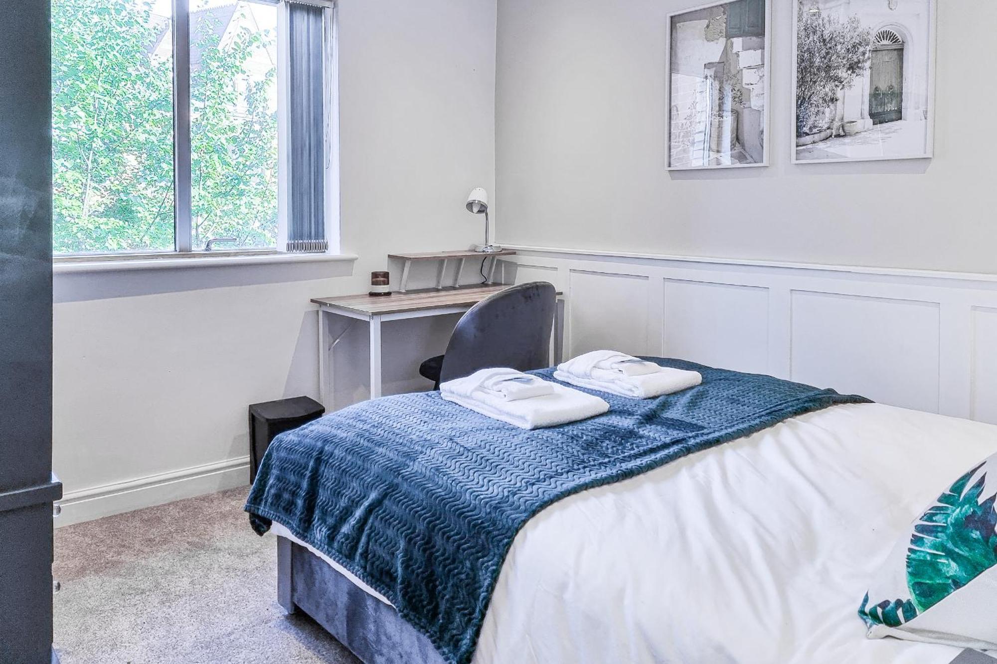 Apartment Bright 2 Bedroom With Balcony In Centre *